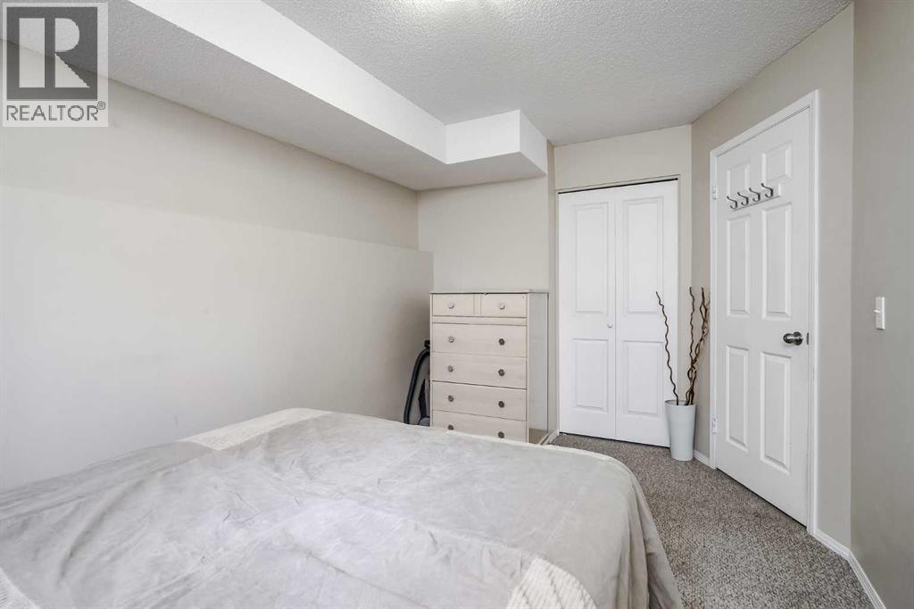 Single Family House Bi-level for Sale in  Shawinigan Rise SW Shawnessy Calgary 