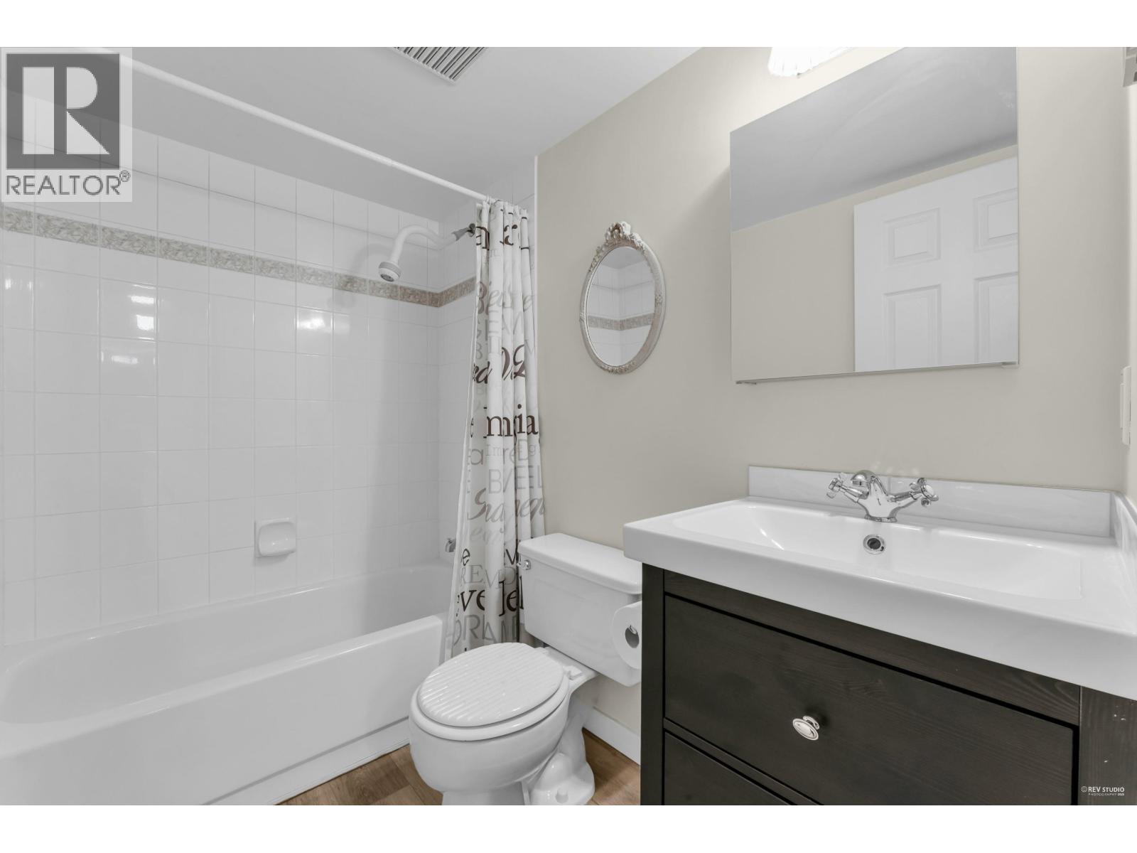 #302-4758 53 Street, Delta
