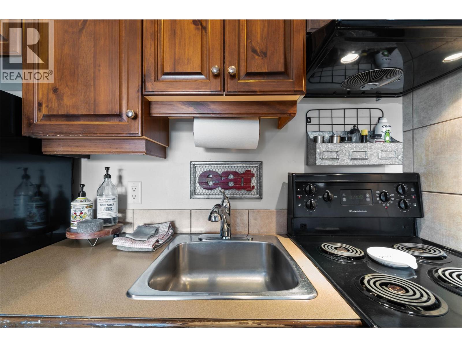 5015 Snowbird Way Unit# 2, Big White