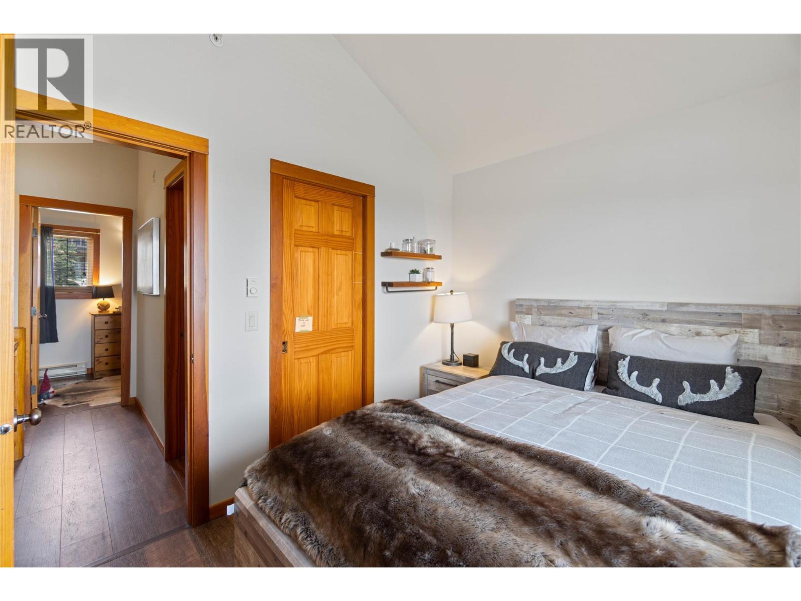 5015 Snowbird Way Unit# 2, Big White