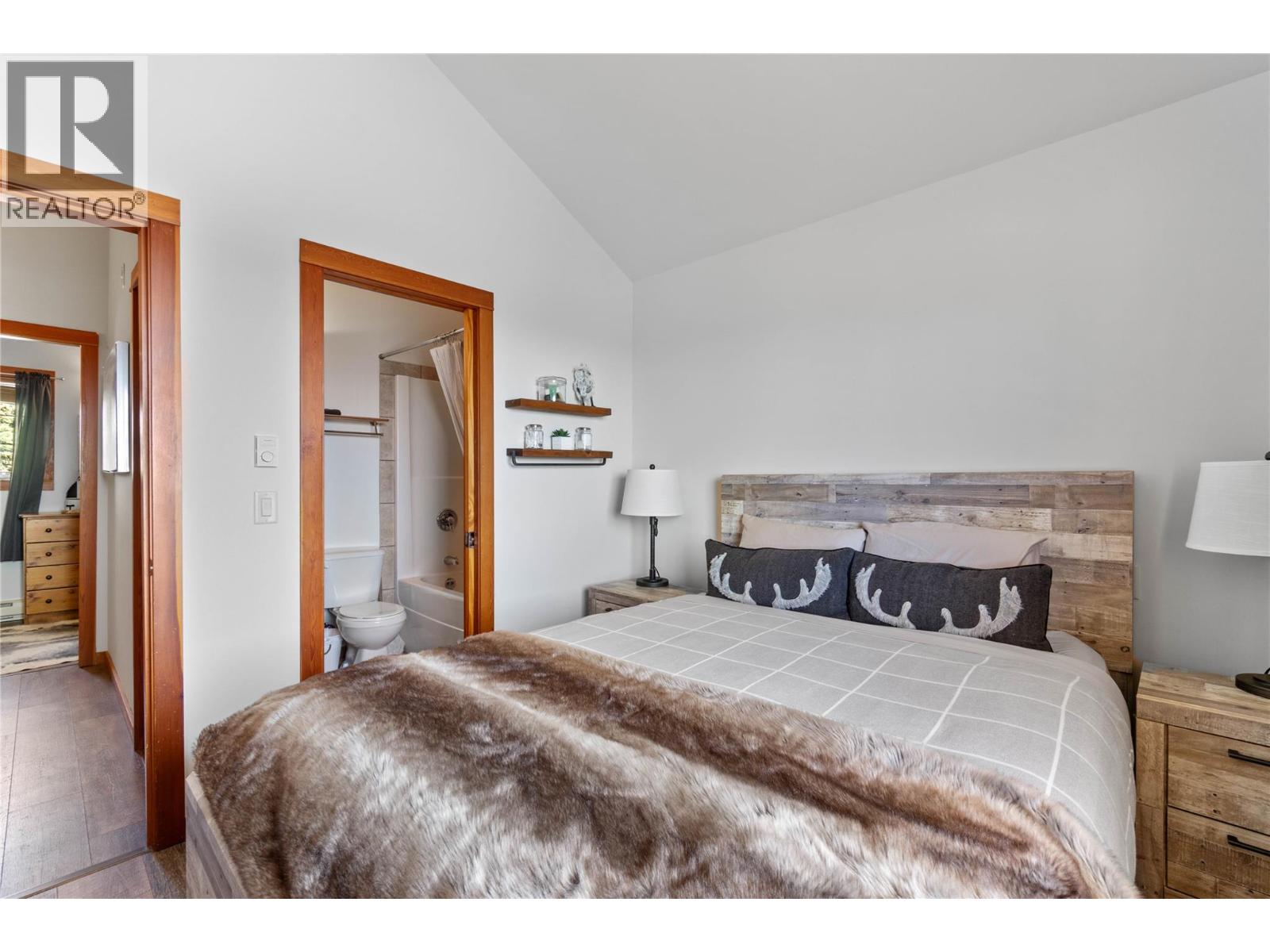 5015 Snowbird Way Unit# 2, Big White