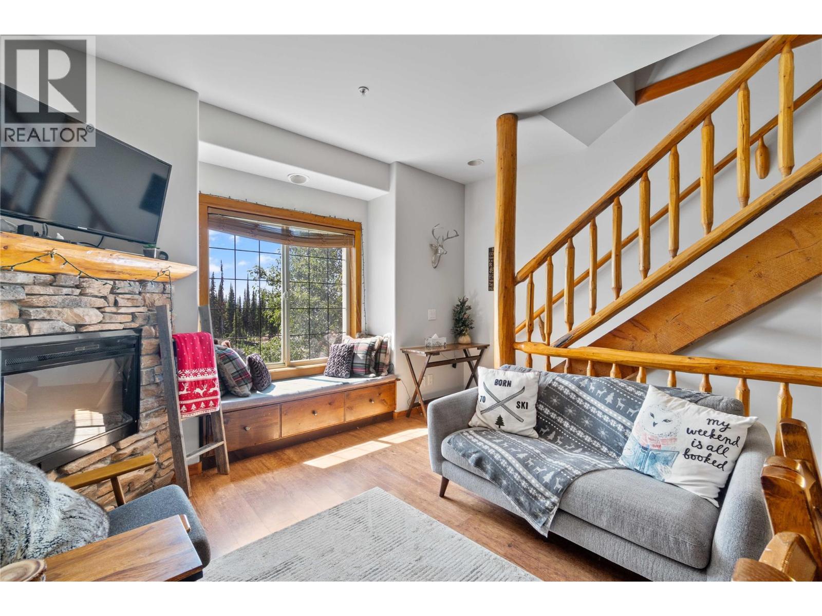 5015 Snowbird Way Unit# 2, Big White