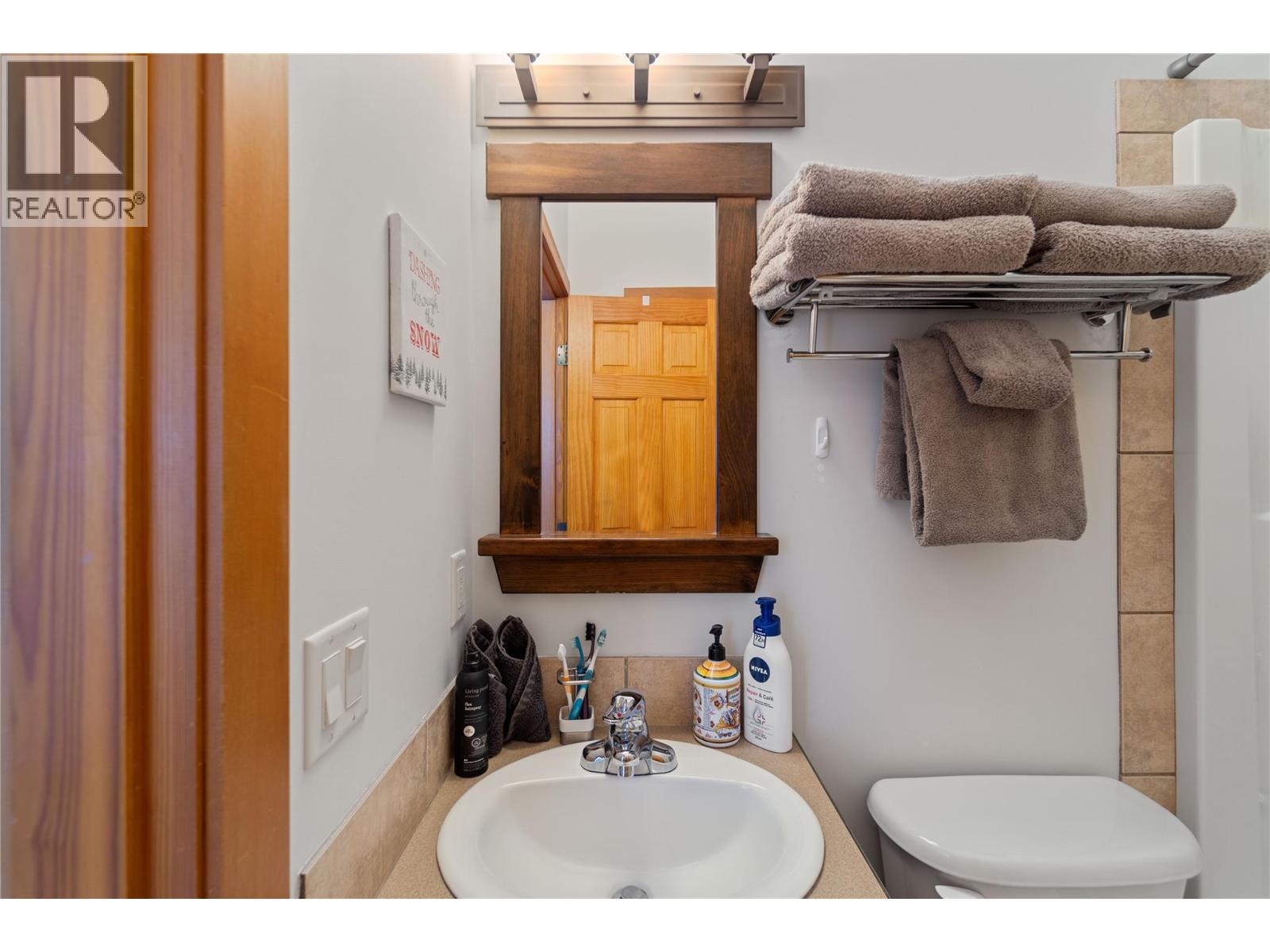 5015 Snowbird Way Unit# 2, Big White