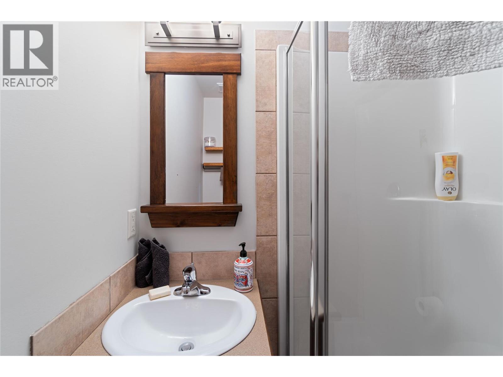 5015 Snowbird Way Unit# 2, Big White