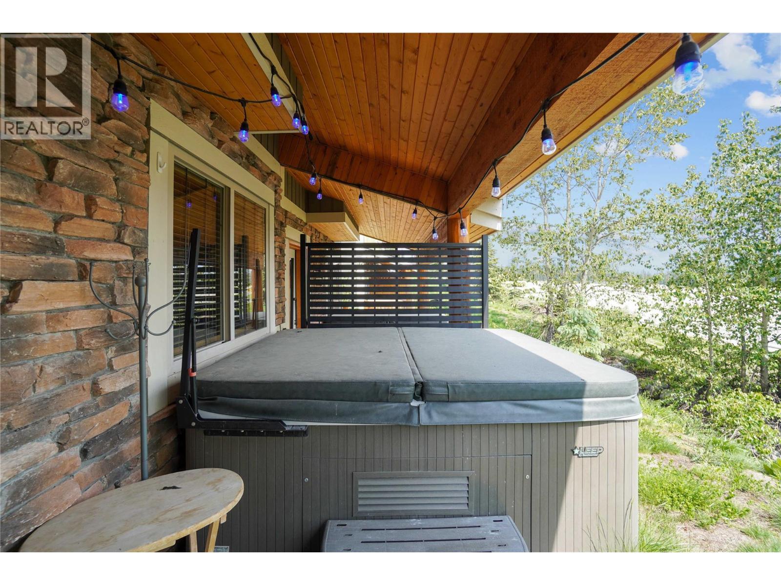 5015 Snowbird Way Unit# 2, Big White