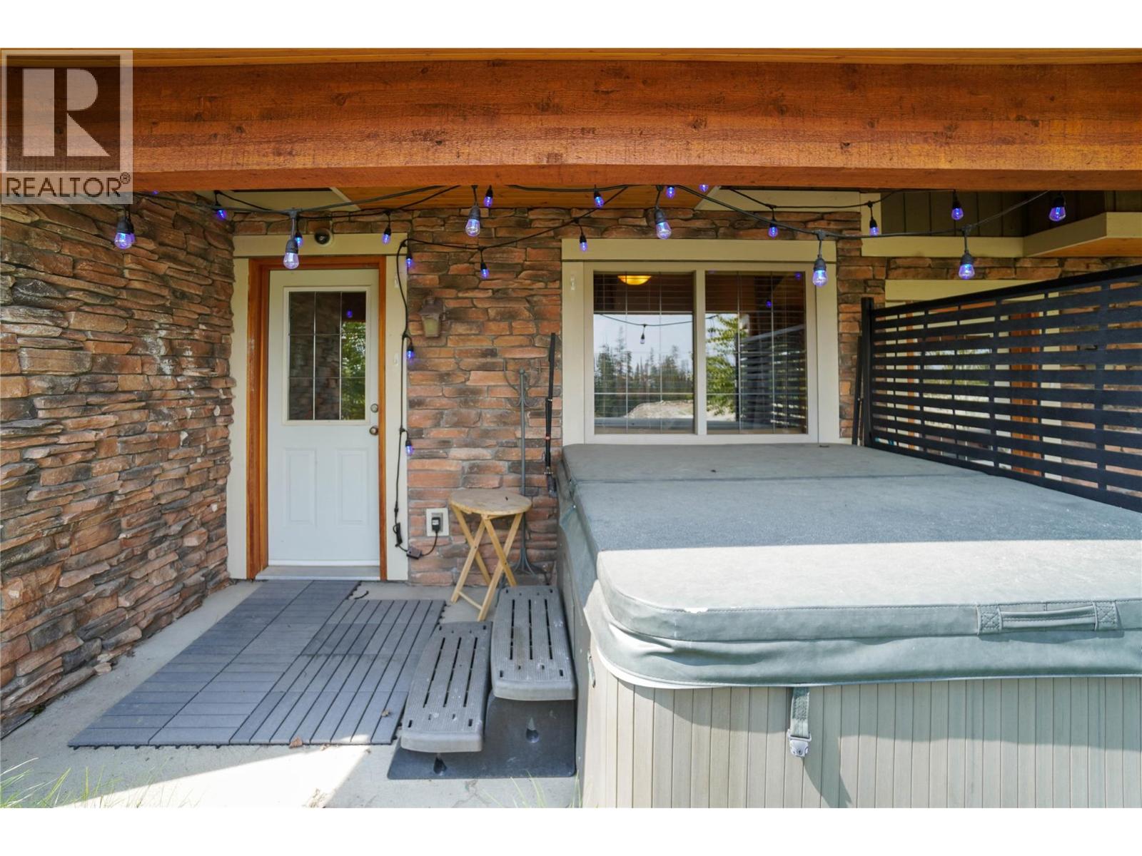 5015 Snowbird Way Unit# 2, Big White