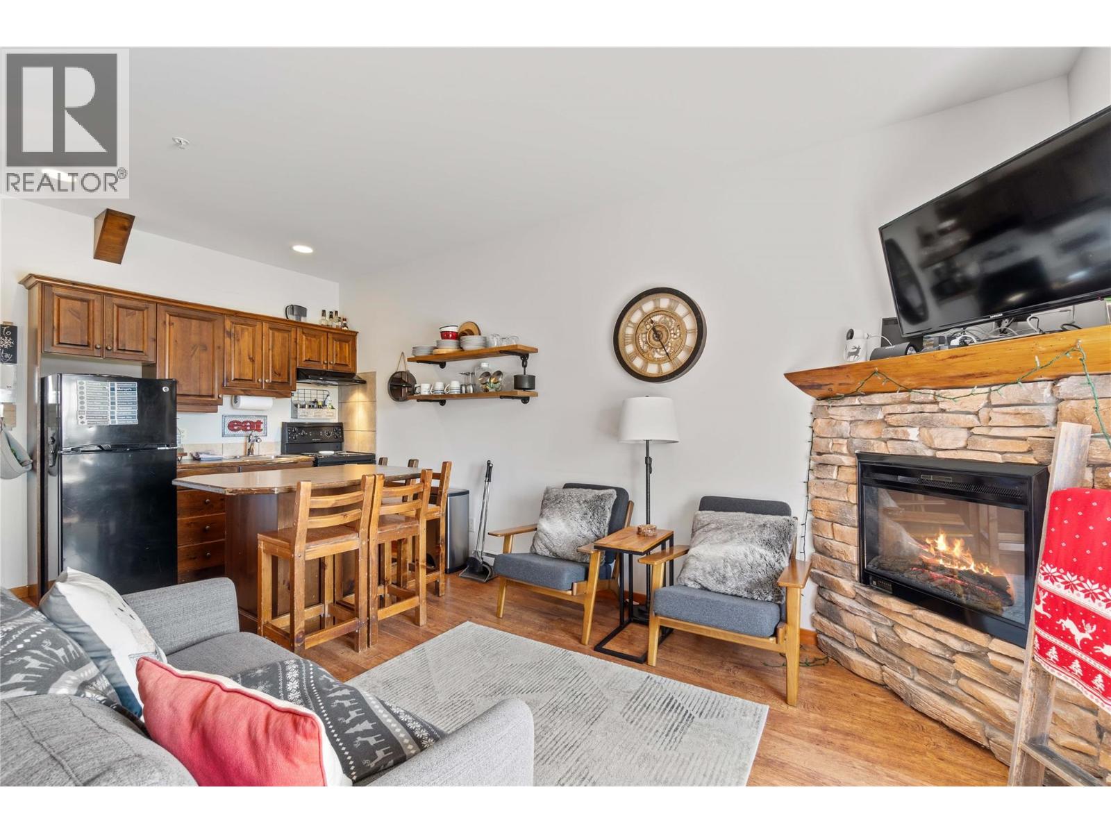 5015 Snowbird Way Unit# 2, Big White