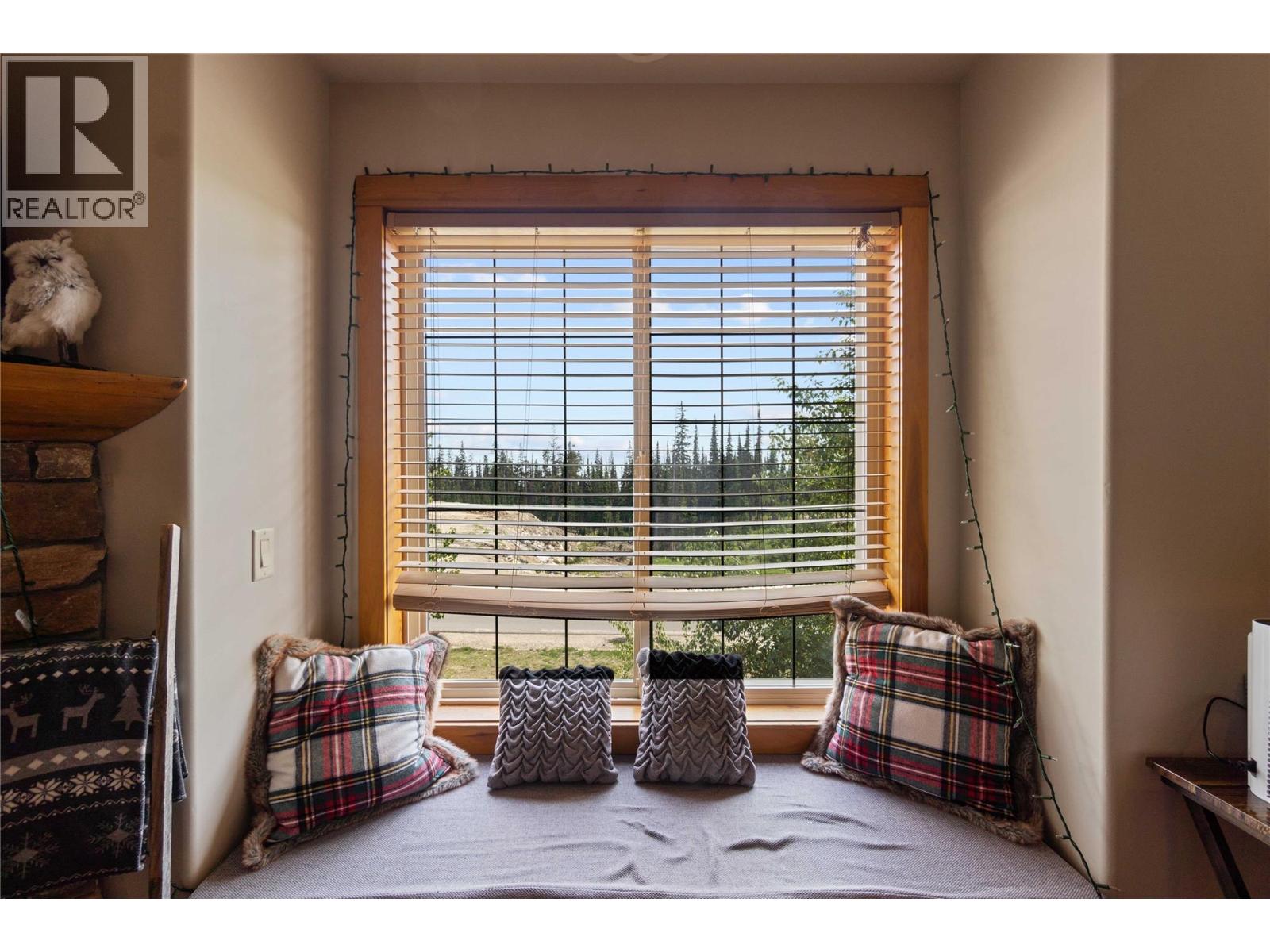 5015 Snowbird Way Unit# 2, Big White