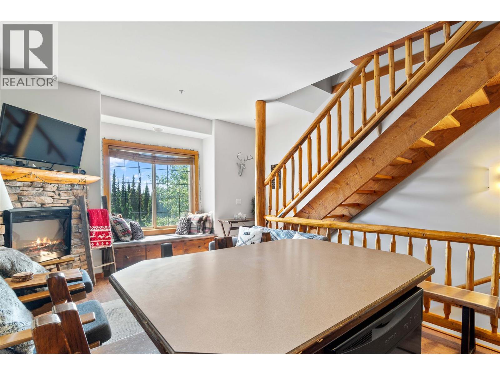 5015 Snowbird Way Unit# 2, Big White