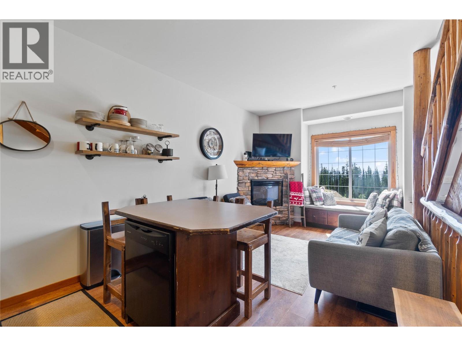 5015 Snowbird Way Unit# 2, Big White