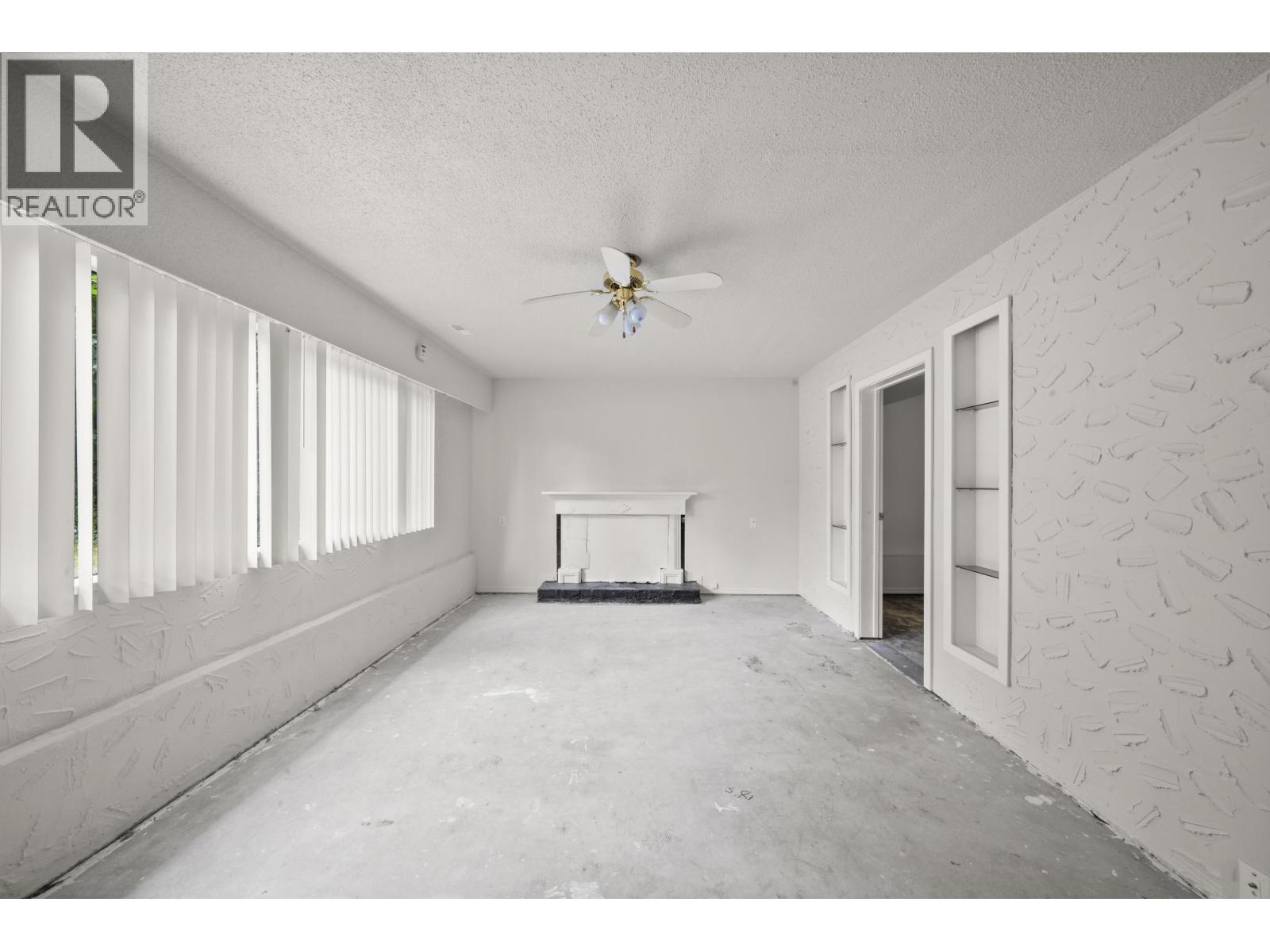 19575 HAMMOND ROAD, Pitt Meadows