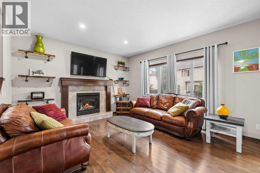 22 West Pointe Manor, Cochrane