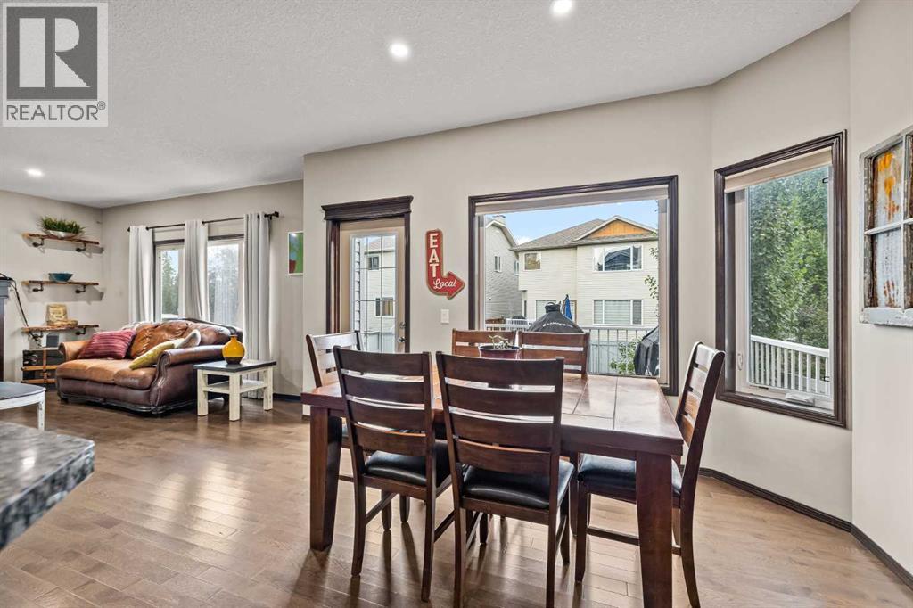 22 West Pointe Manor, Cochrane