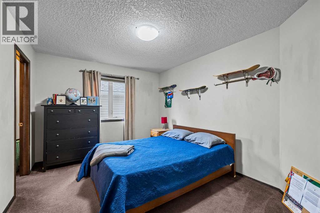 22 West Pointe Manor, Cochrane