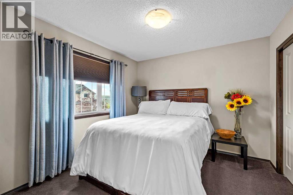 22 West Pointe Manor, Cochrane