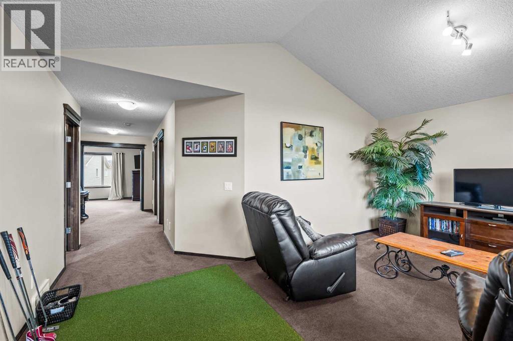 22 West Pointe Manor, Cochrane