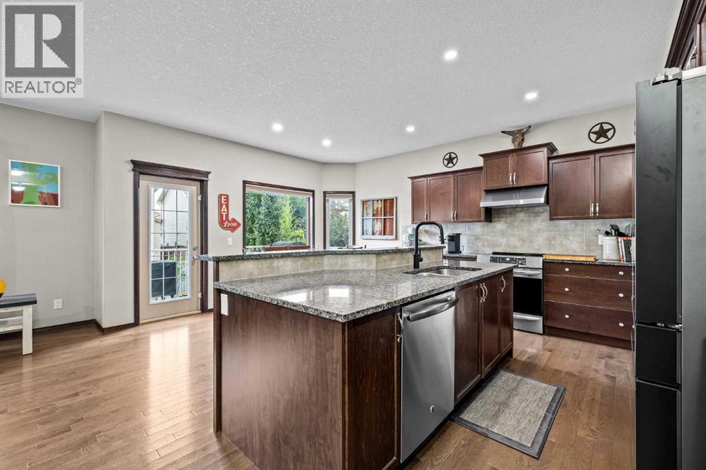 22 West Pointe Manor, Cochrane