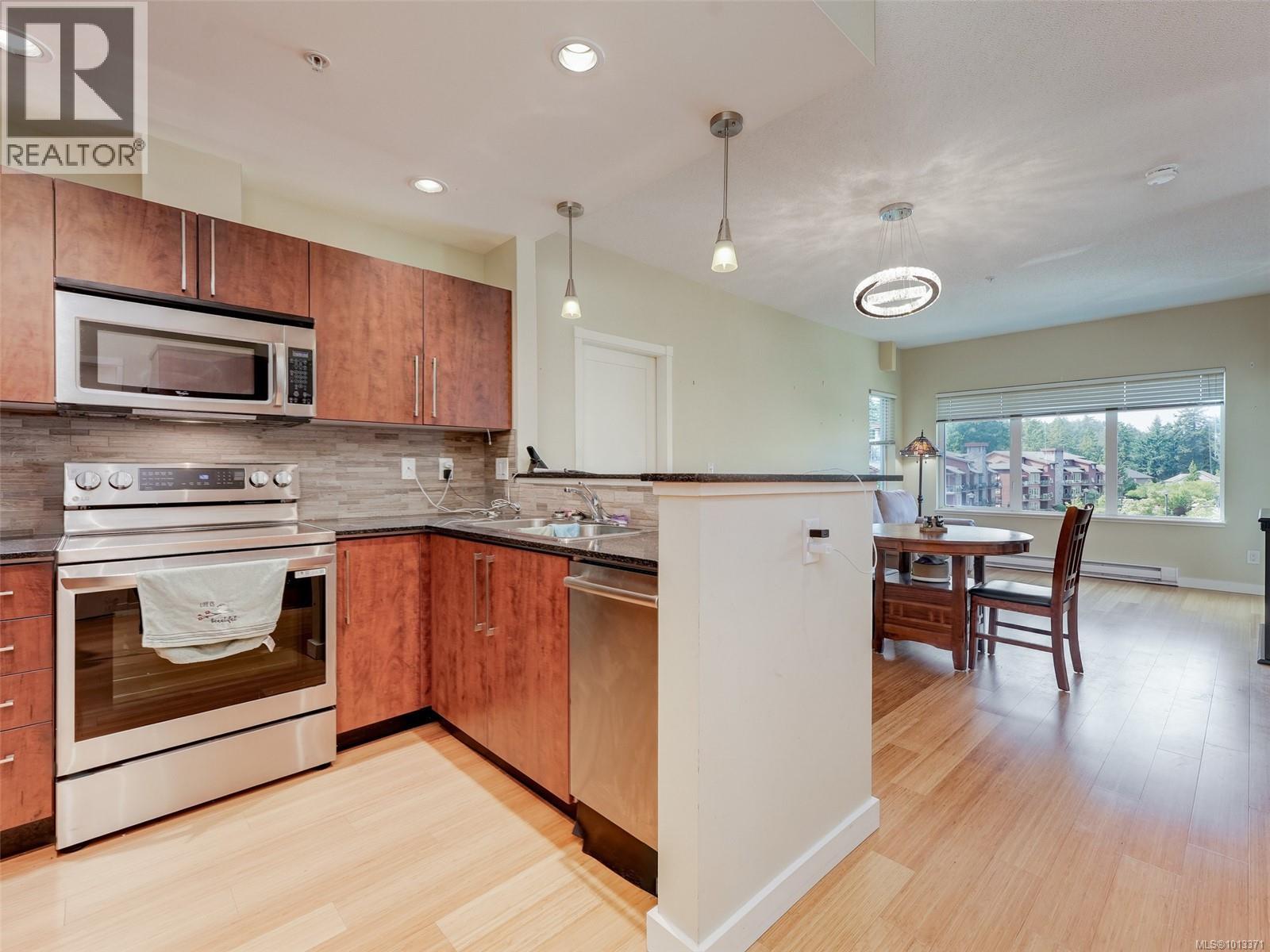 301 611 Brookside Road, Colwood