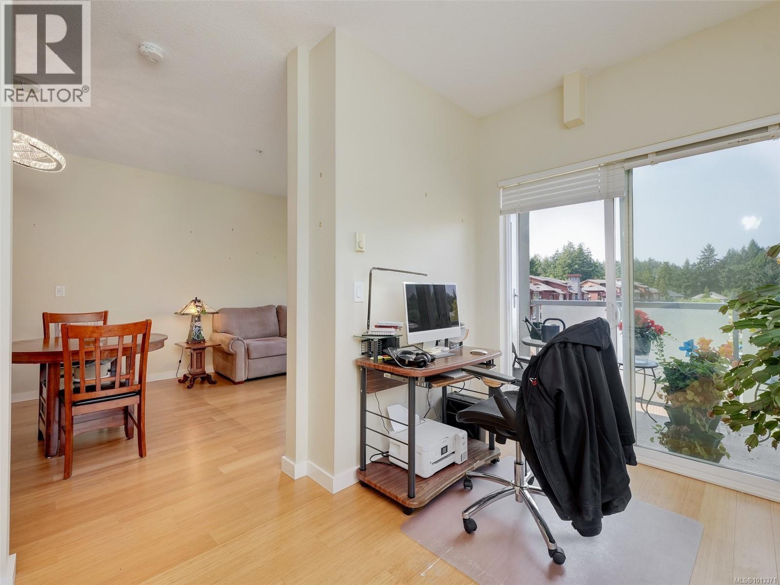 301 611 Brookside Road, Colwood