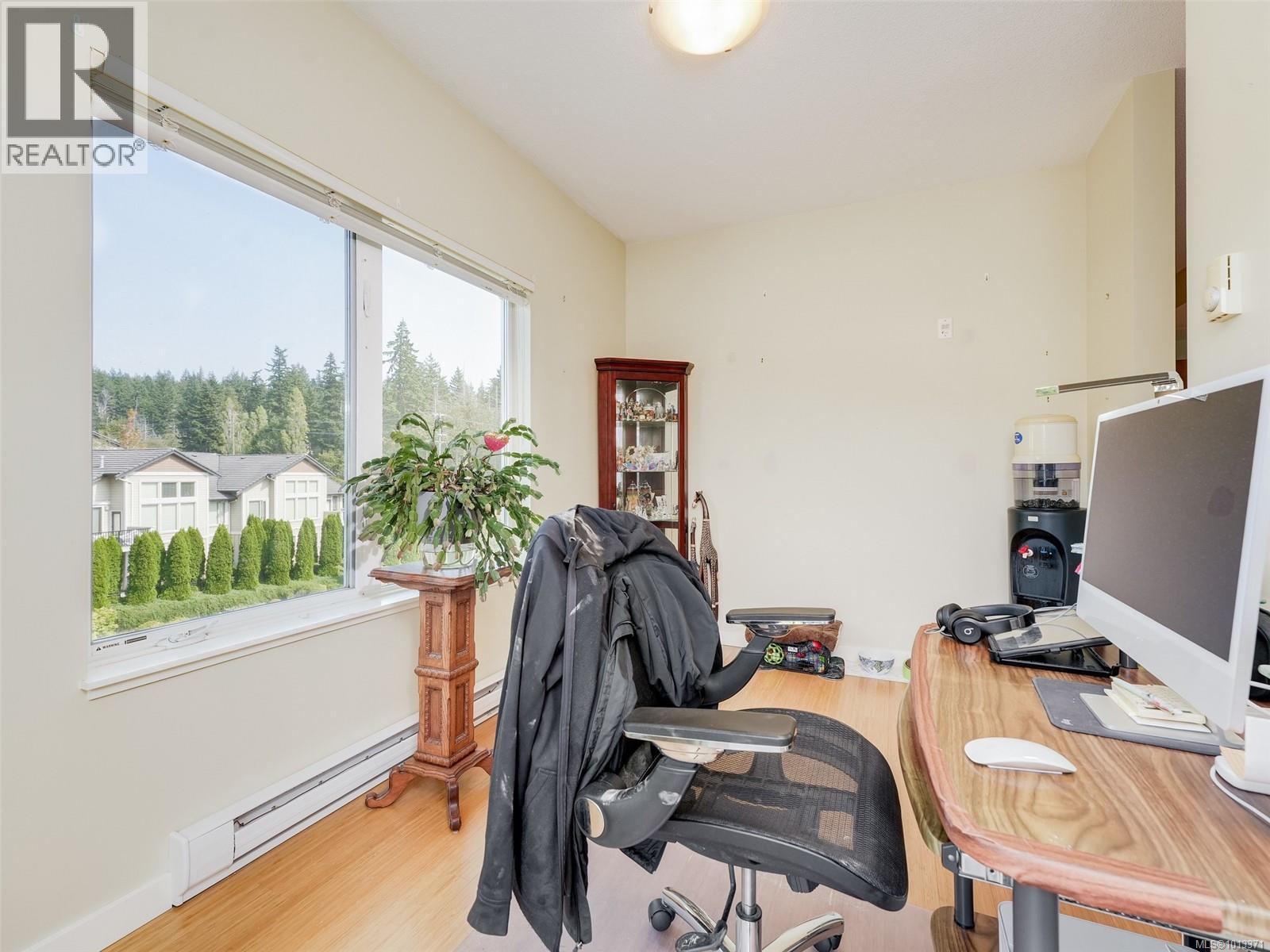 301 611 Brookside Road, Colwood
