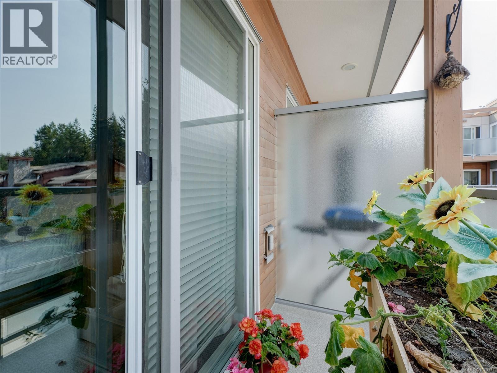 301 611 Brookside Road, Colwood