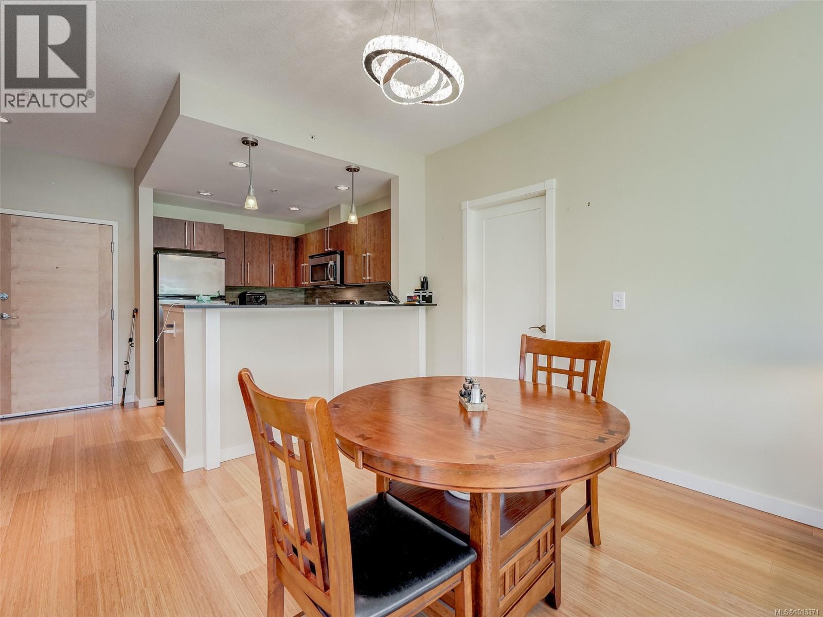 301 611 Brookside Road, Colwood