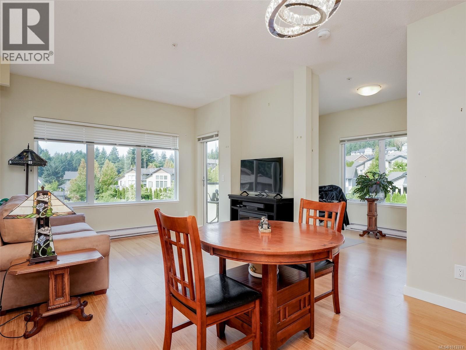 301 611 Brookside Road, Colwood
