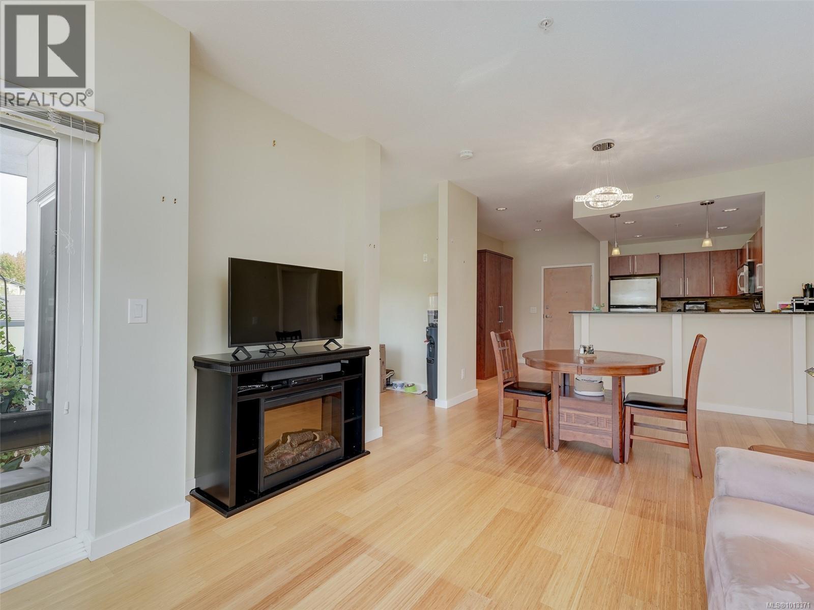301 611 Brookside Road, Colwood