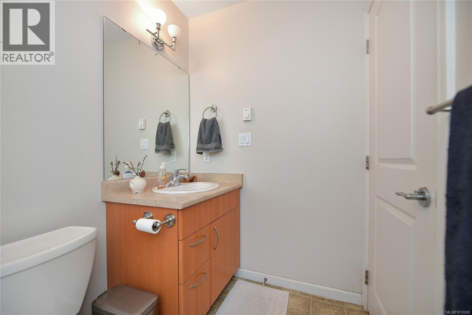 304 2747 Jacklin Road, Langford