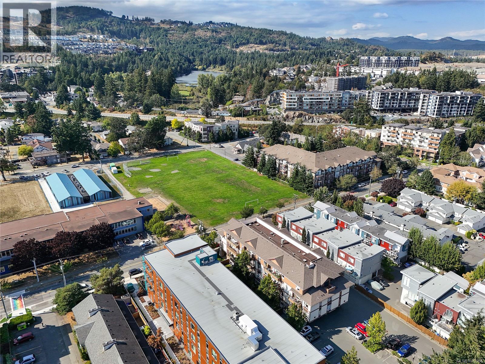 304 2747 Jacklin Road, Langford