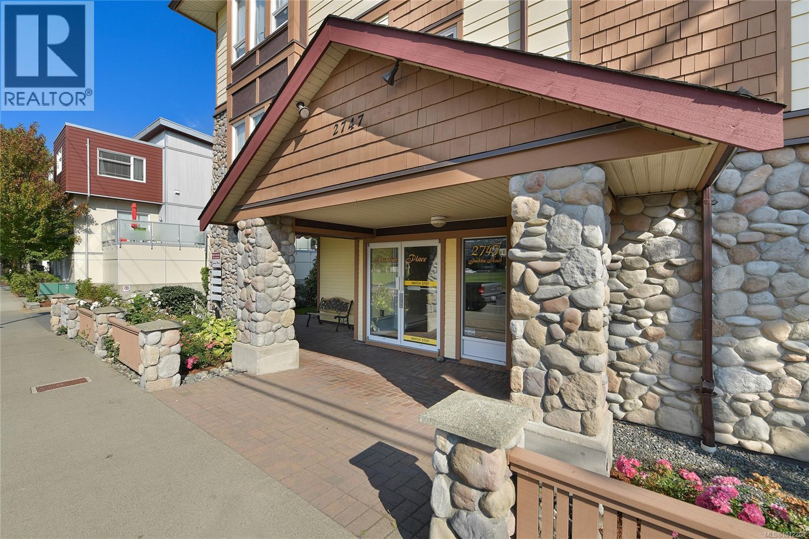 304 2747 Jacklin Road, Langford