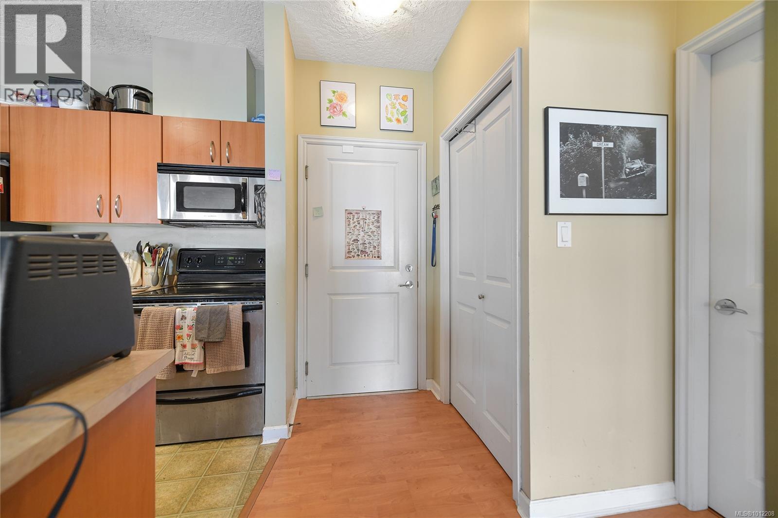 304 2747 Jacklin Road, Langford