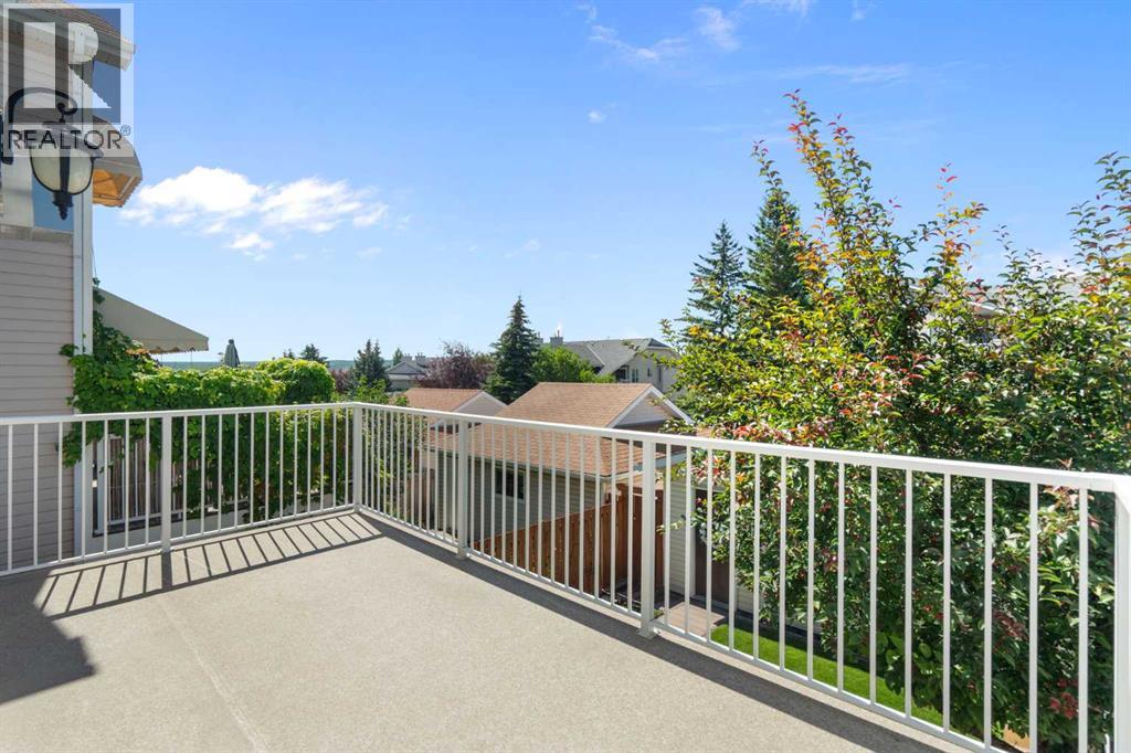 Single Family House for Sale in  Sierra Morena Road SW Signal Hill Calgary 