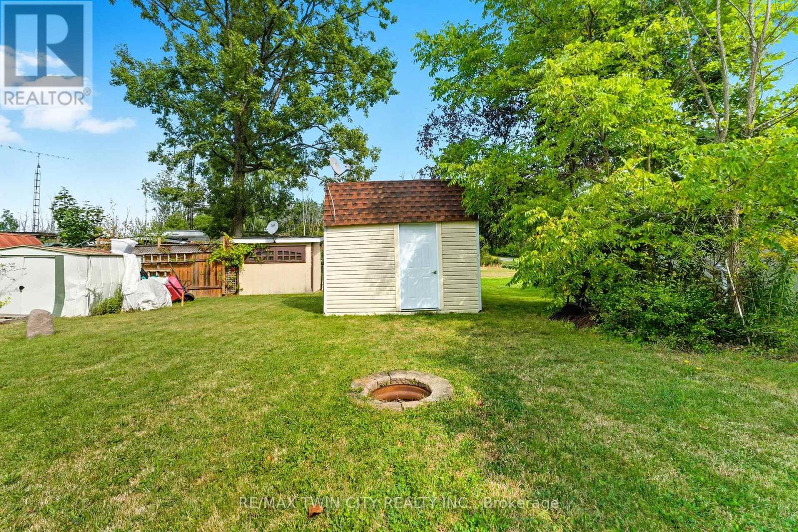 7 SUNVALLEY - 1429 SHEFFIELD ROAD - 12