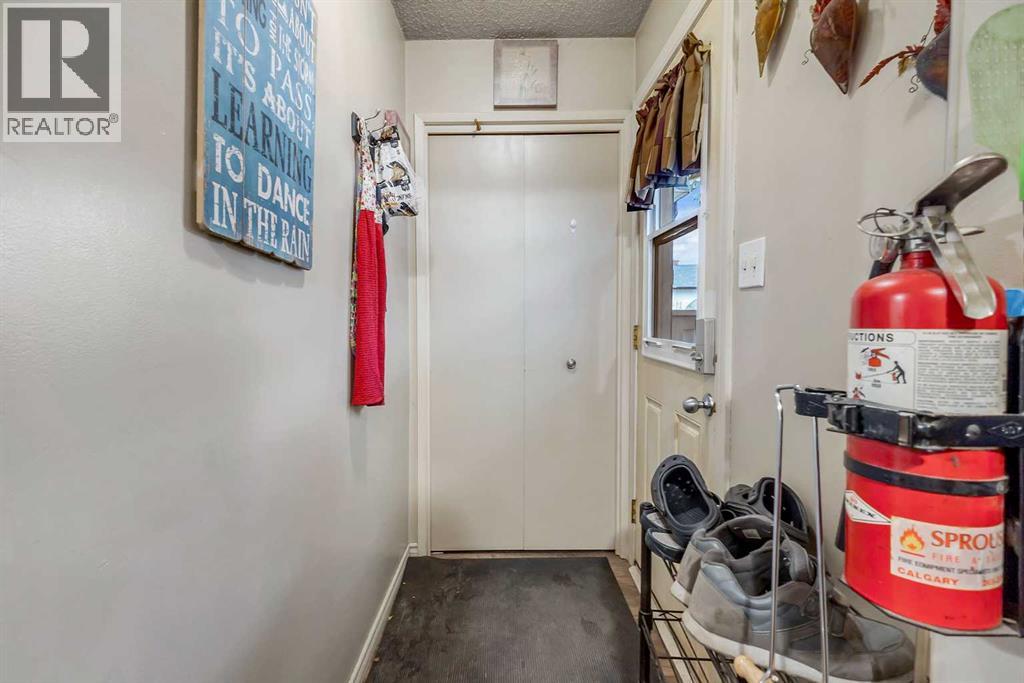 Single Family House Bi-level for Sale in  Doverview Road SE Dover Calgary 