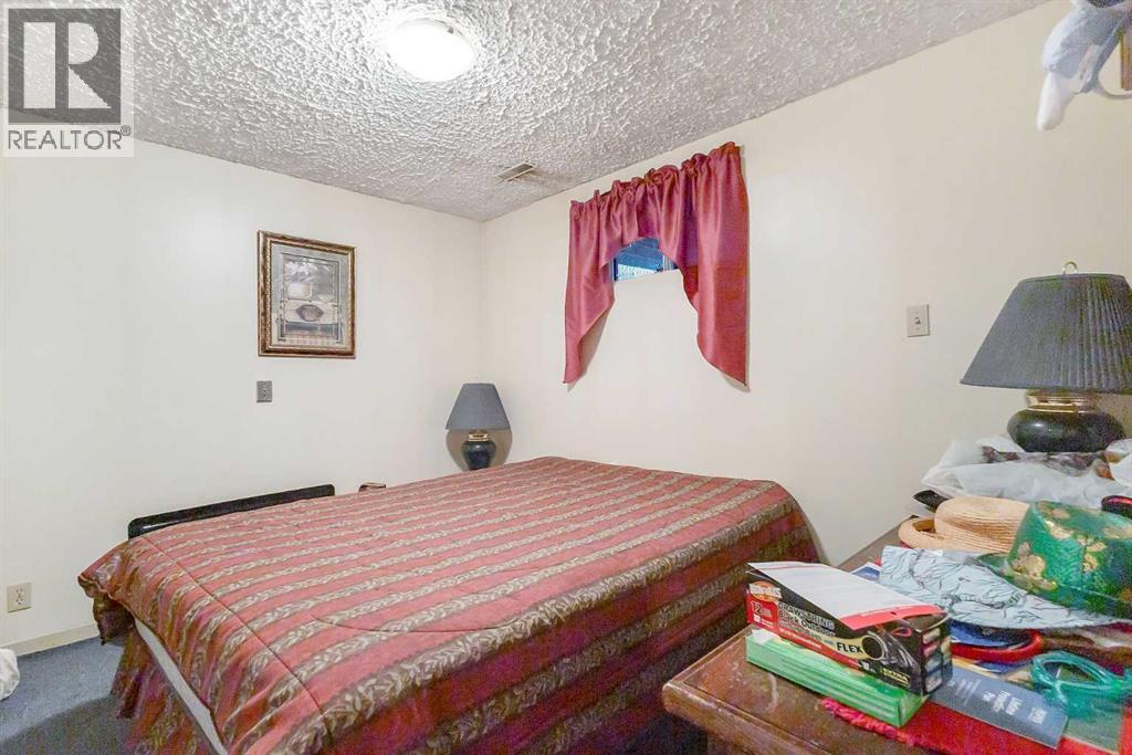 Single Family House Bi-level for Sale in  Doverview Road SE Dover Calgary 