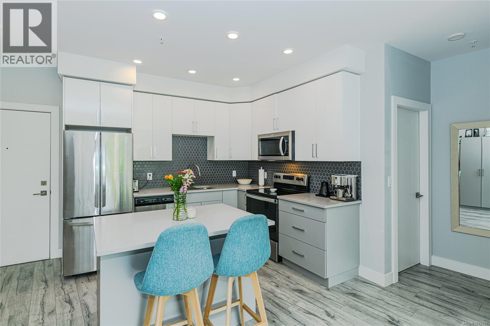 309 280 Island Hwy, View Royal