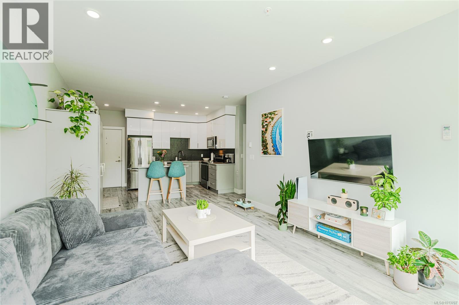 309 280 Island Hwy, View Royal