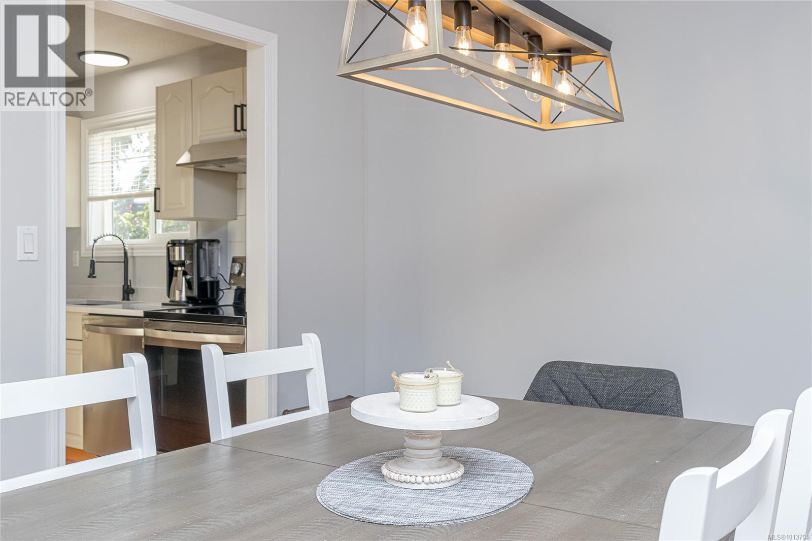 200 Johnson Pl, Lake Cowichan