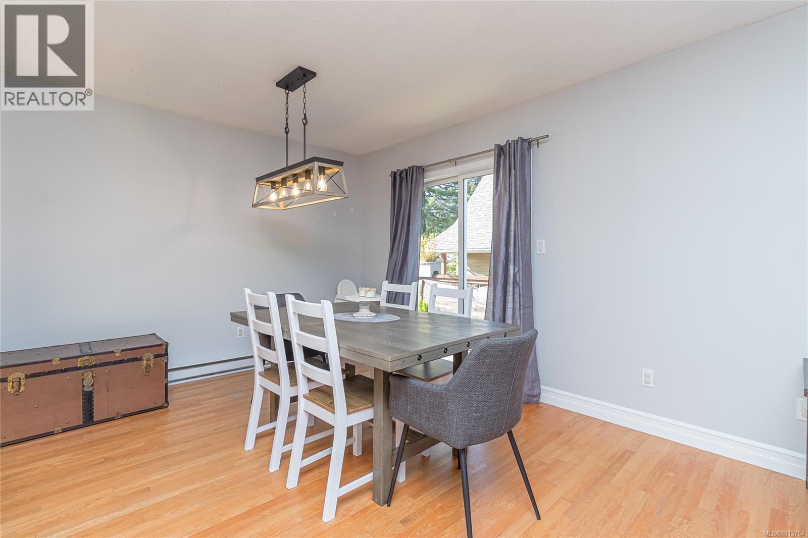 200 Johnson Pl, Lake Cowichan