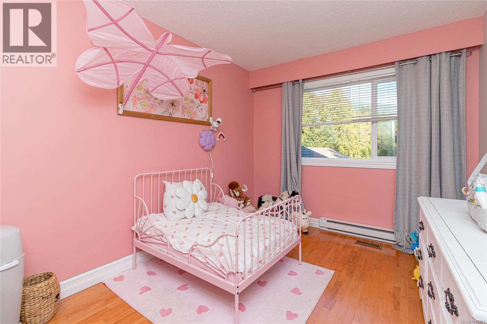 200 Johnson Pl, Lake Cowichan