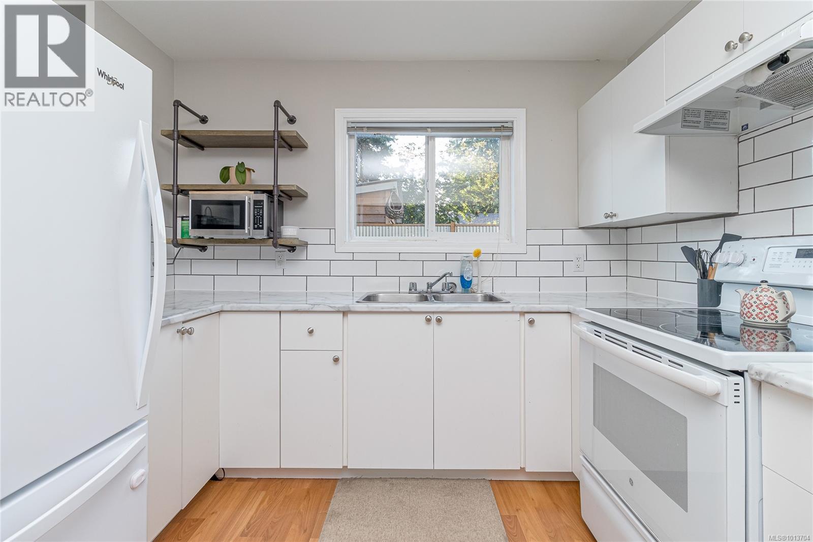 200 Johnson Pl, Lake Cowichan