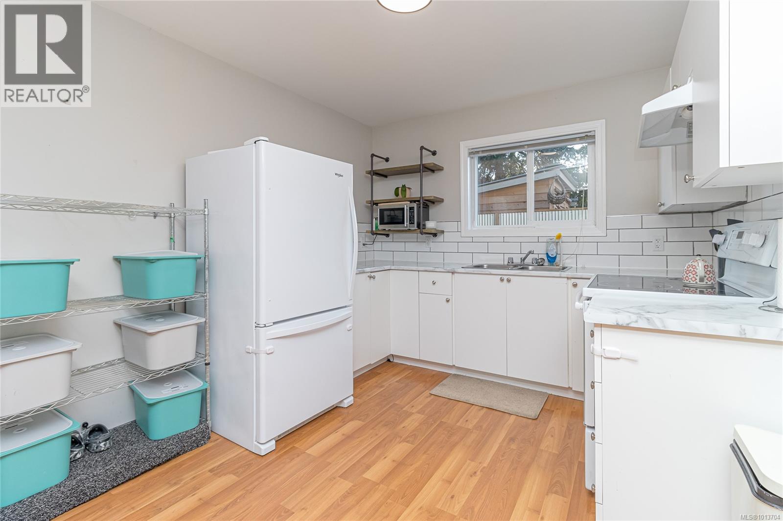 200 Johnson Pl, Lake Cowichan