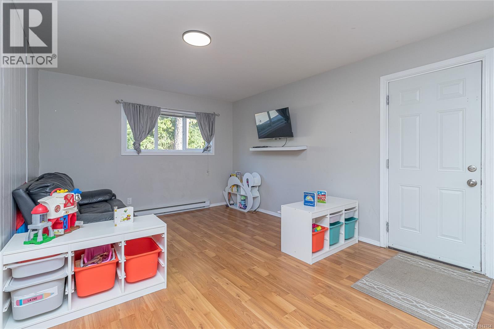 200 Johnson Pl, Lake Cowichan