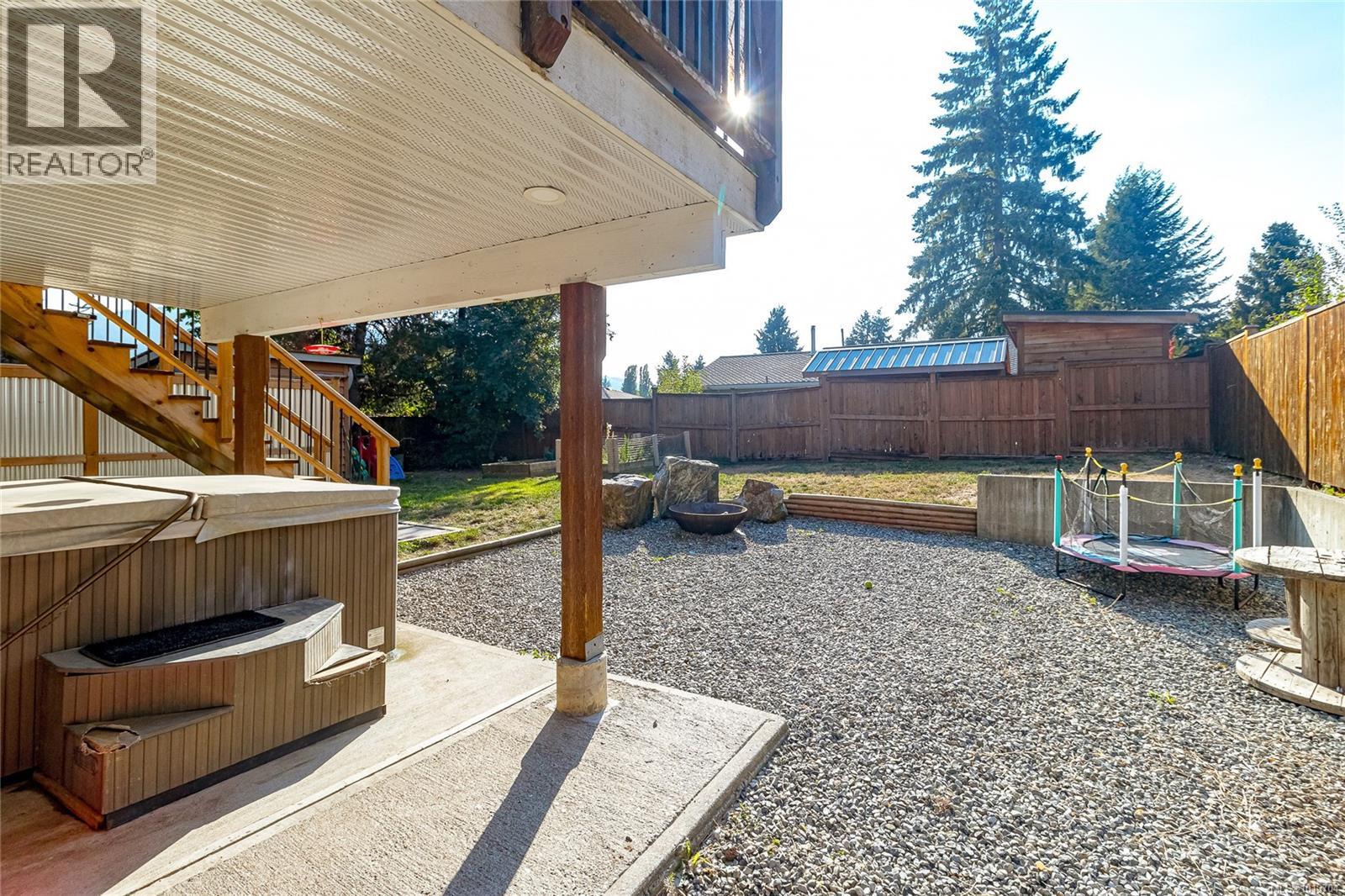 200 Johnson Pl, Lake Cowichan