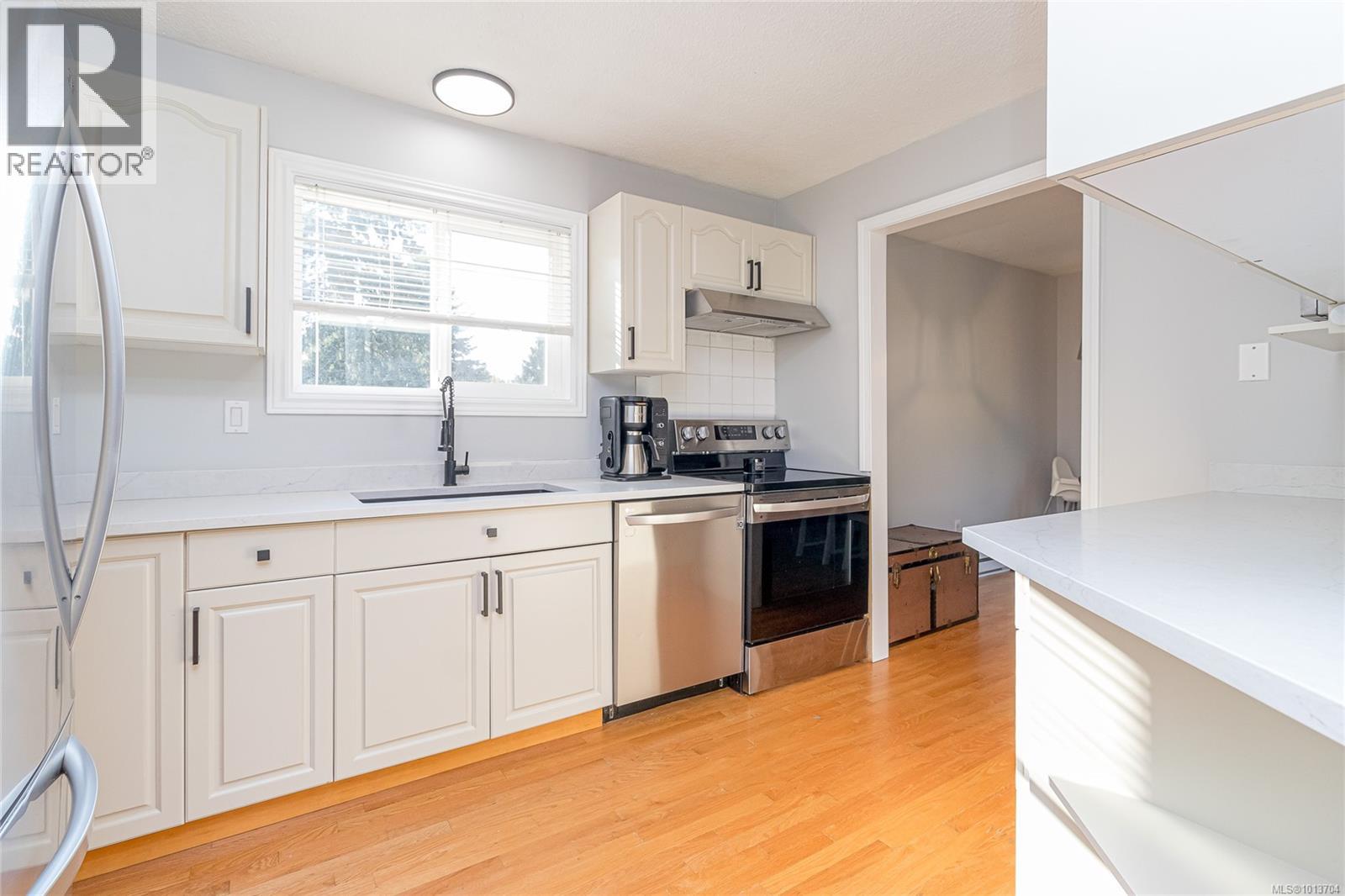200 Johnson Pl, Lake Cowichan