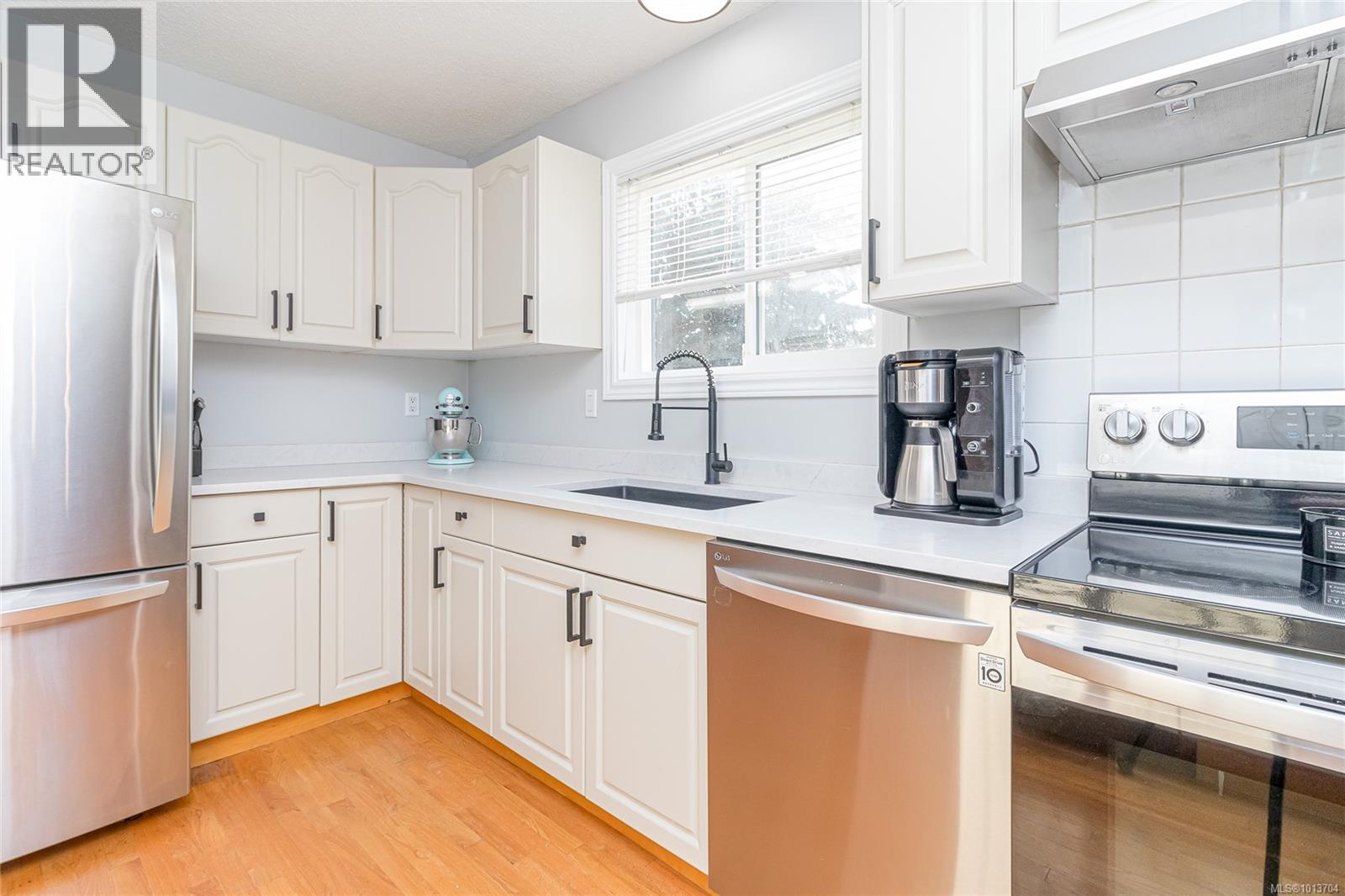 200 Johnson Pl, Lake Cowichan