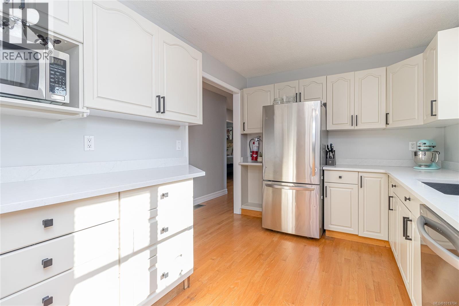 200 Johnson Pl, Lake Cowichan