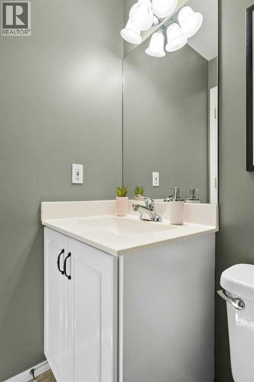 Single Family House for Sale in  Regal Park NE Renfrew Calgary 