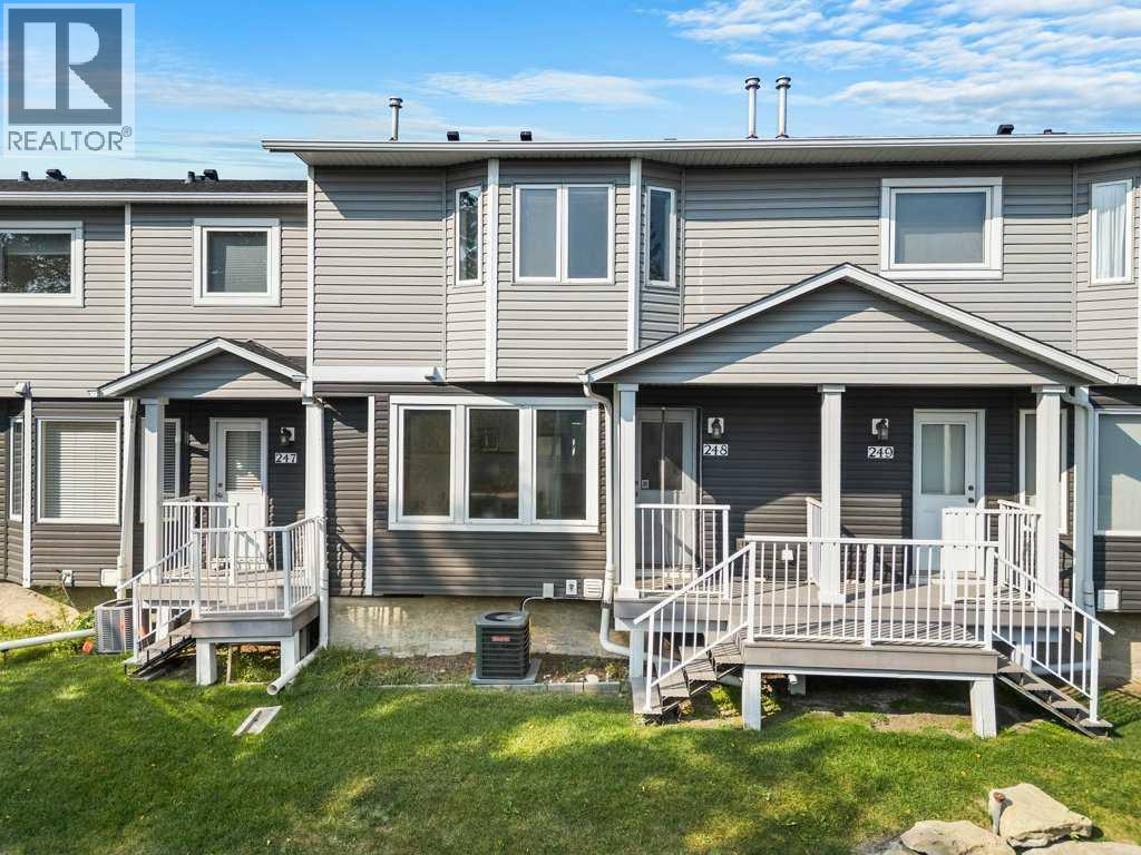 Single Family House for Sale in  Regal Park NE Renfrew Calgary 